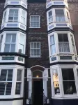Harbour House Hotels near Chiswell Earthworks