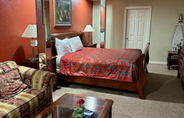 Western Plaza Inn
