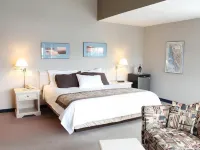 Quarterdeck Inn Port Hardy Hotels in Port Hardy