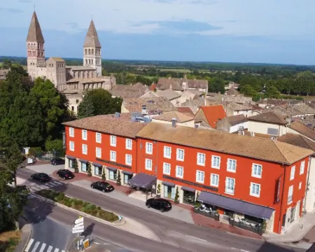 Hôtel le Rempart Hotels in Tournus