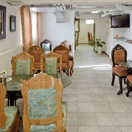Mango Hotel