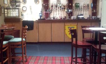 The Guards Hotel - Housity