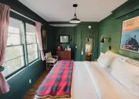 Highlander Mountain House فنادق في Cashiers