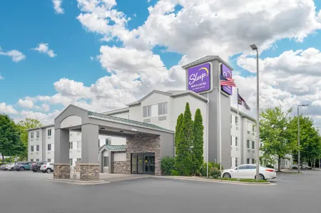 Sleep Inn & Suites at Concord Mills Отели рядом с достопримечательностью «Хендрик Моторспортс»