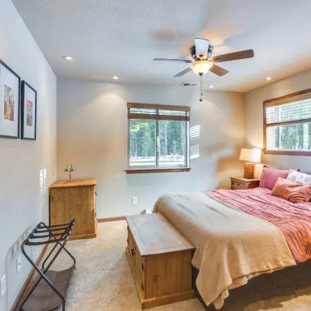 Deck + Mountain Views: Fairplay Family Escape!