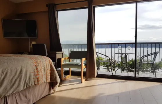 浪潮之上汽車旅館