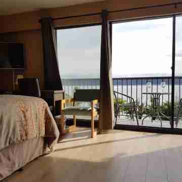 Above Tide Motel Rooms