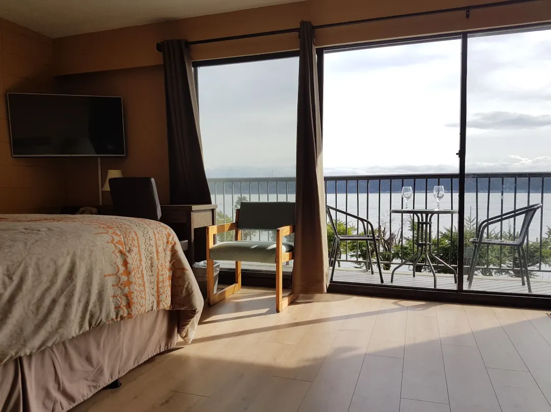 Above Tide Motel - British Columbia
