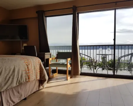 Above Tide Motel Hotels in Campbell River