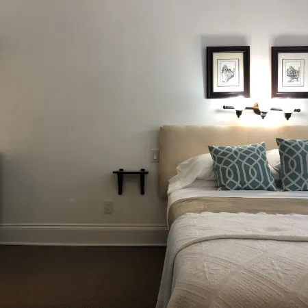 Au Petit Hôtel Отели рядом с достопримечательностью «Центр Morrin»