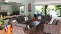 Island House Resort Hotel