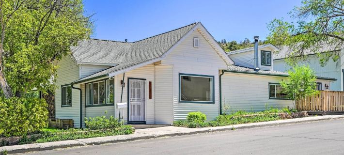 Stylish Basecamp 6850 Near Downtown Williams! Hoteles en Williams