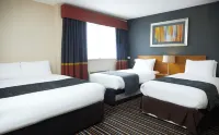 The Broughton Hotel by Greene King Inns - موقف سيارات