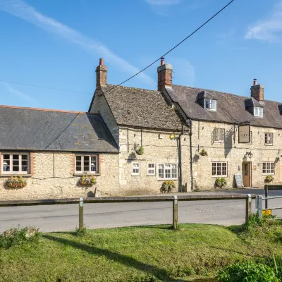 The Lion Bicester Hotels near Garth Park