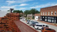 Iron Horse Hotel - parking