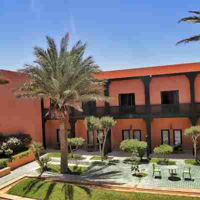 Hotel Parador Hotel Exterior