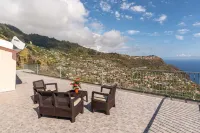 Casa Raimunda, Modern house with 2 bedrooms, views to the ocean and Arco. Hotels in Arco da Calheta
