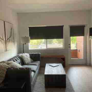 Your Bozeman Basecamp: Comfortable Condo in the Perfect Downtown Location Others