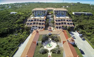 LA VISTA -Modern and Chic, Private 1BR Condo, Walk to Beach and Restaurants.