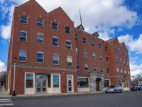 Brewster Hall Hotels in Cheney