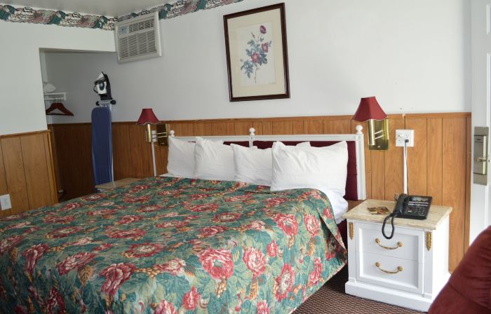 Great Lakes Motel