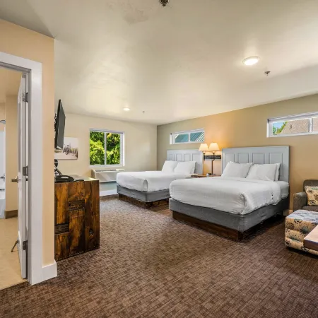 Julie's Park Cafe & Motel
