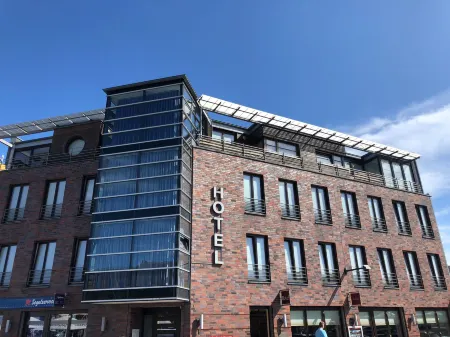 Hotel Kontorhaus Stralsund Отели в г. Позериц