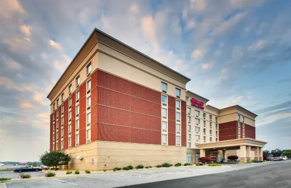 芬德利德魯裏套房酒店