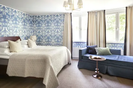 Smådalarö Gård Hotell & Spa Отели в г. Dalaro