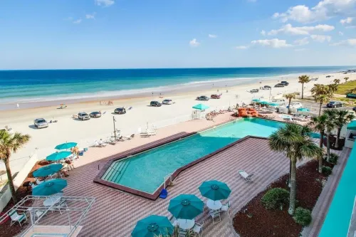 Harbour Beach Resort Studios! - homestay