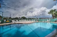 Bayfront Clearwater Beach Condo w/ Pool Access! - Condos