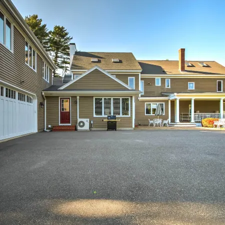 Large Kennebunk Home, Walk to Beach < 2 Mi to Town