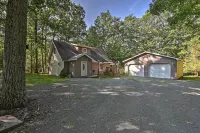 Pocono Mountain Home 1 Mi to Lake Wallenpaupack! - acceptant les animaux