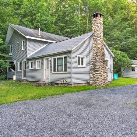 Ludlow Home w/ Hot Tub, Near Okemo Resort!