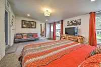 Retro Updated Blanco Abode - Steps to Main Street! Hotels in Blanco