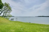 Quaint Beverly Townhome Walk to Beach and Downtown! - Wifi