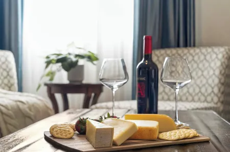 1 Mi to Dtwn Cozy Retreat in Golden, CO! Отели в г. Голден