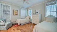Delightful, Low Country Home With Dock On Debordieu Channel 4 Bedroom Home by Peace Vacations - Bintang 4