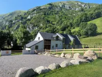 Cottage in the Heart of the Pyrénées, Jacuzzi, Hiking, Cycling, Skiing, and More