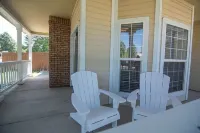 Spacious Retreat with 2 Master Suites, Foosball & AC