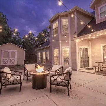 Spacious Retreat with 2 Master Suites, Foosball & AC