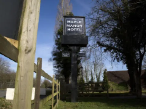 The Maple Manor Hotel Ξενοδοχεία στην πόλη Κρόουλι