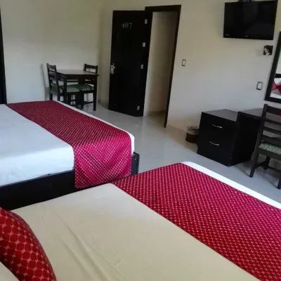 Hotel Madrid Hotels near Plaza Bonampak