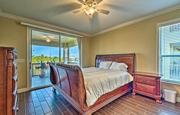 Bright Bayfront Home < 2 Mi to Hernando Beach!