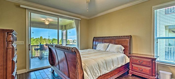 Bright Bayfront Home < 2 Mi to Hernando Beach! Hotels in Hernando Beach
