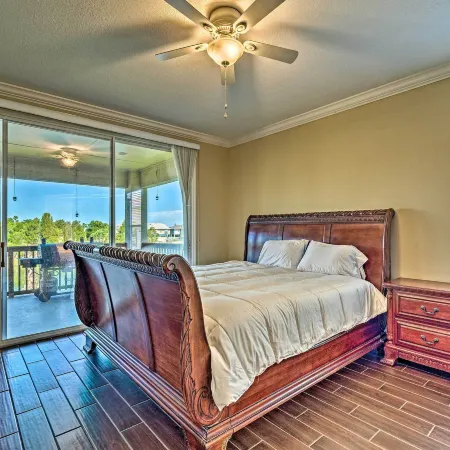 Bright Bayfront Home < 2 Mi to Hernando Beach! Hotels in Hernando Beach