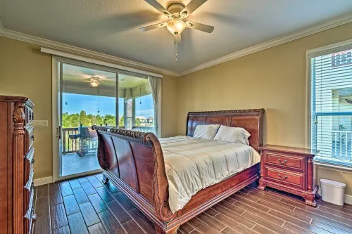 Bright Bayfront Home < 2 Mi to Hernando Beach! - 3-Star