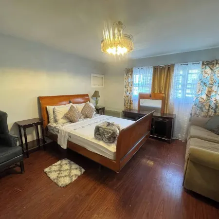 Huge 3 Bedrooms Apt 15 Minutes to NY City