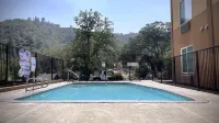 The Monarch Inn Hotels in Mariposa