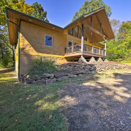 Peaceful Custom Carbondale Home w/ Pool, Near Siu!
